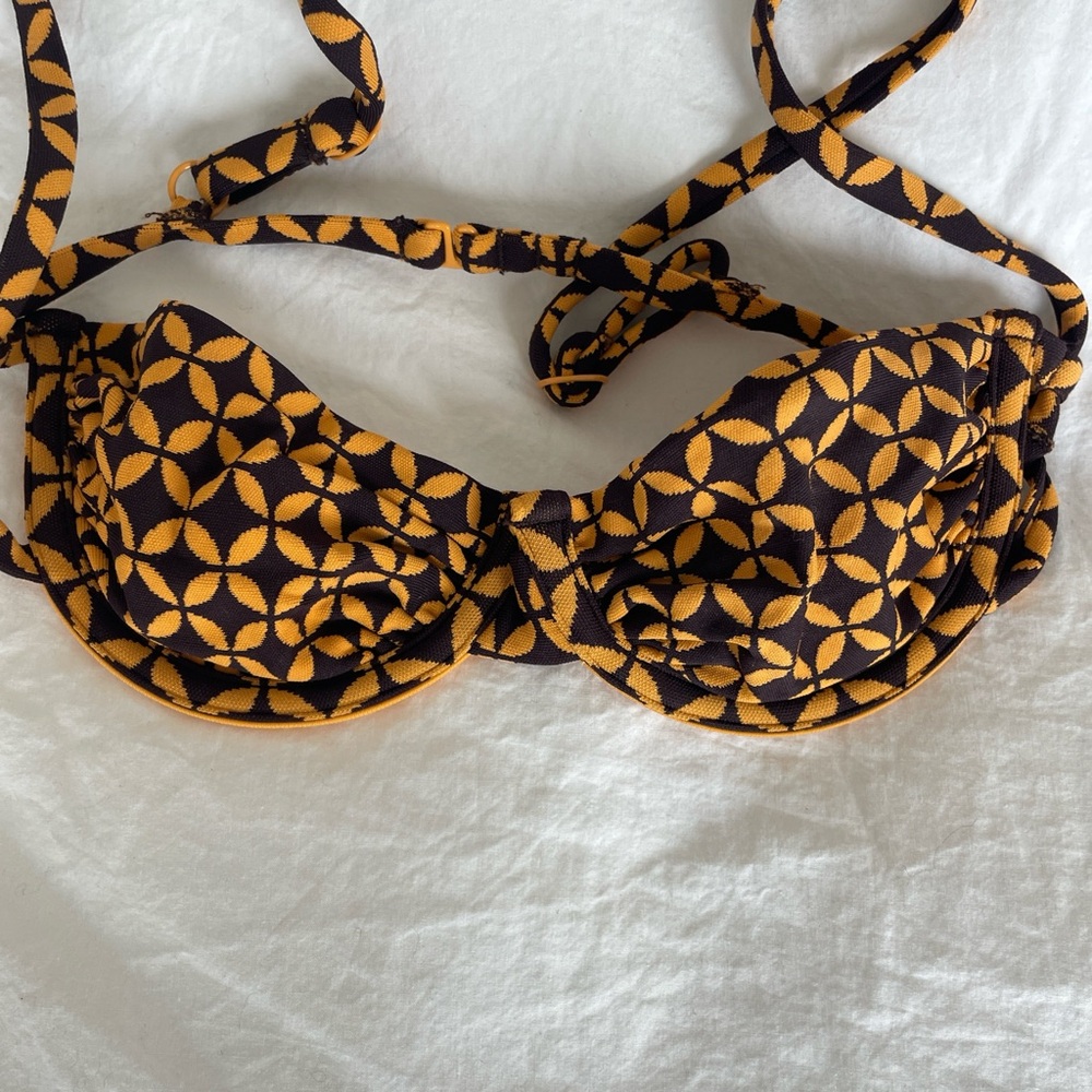 One One Bikini Small - Picture 2 of 5